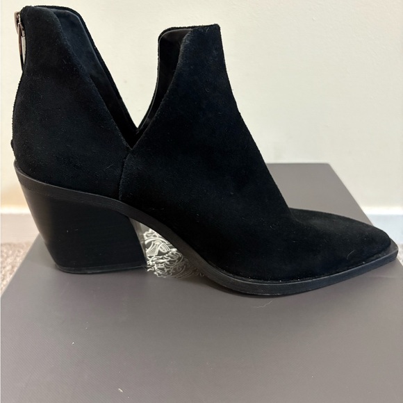 Vince Camuto Bibestie Suede Ankle Bootie - Picture 7 of 14